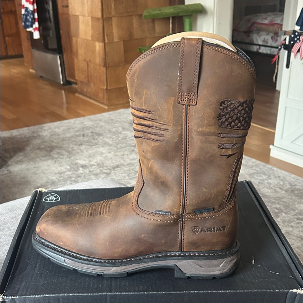 Ariat Men's Distressed Brown Western Boots